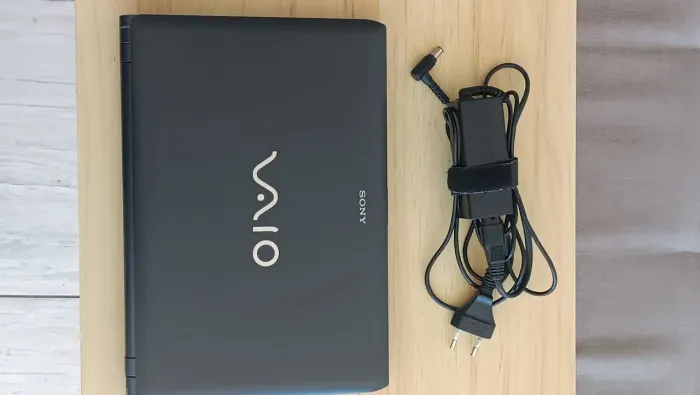 Mini Notebook Sony VAIO 12" Intel Core i3 ( note com defeito desligando)