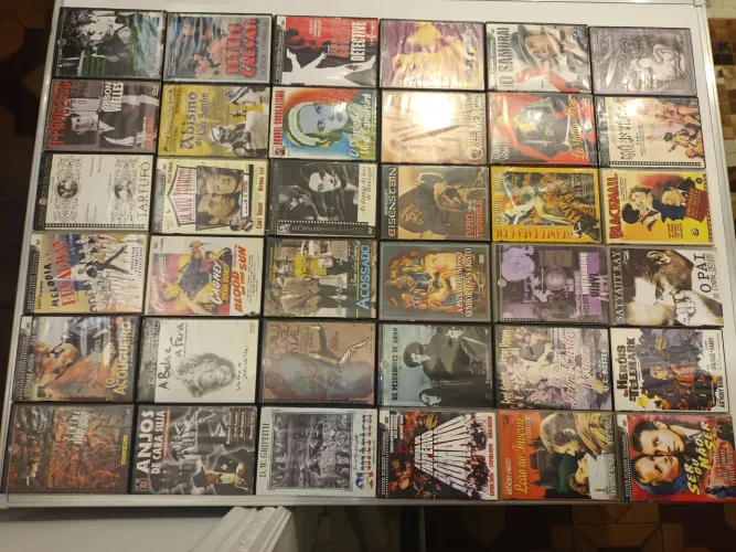 Coleção de DVDs de filmes clássicos