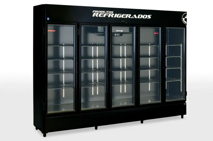 R1 Cervejeira 5 portas total black 1670 lts Fortsul