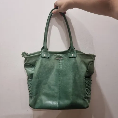 Bolsa de ombro verde em couro - Uncle K com ziper forro divisória interna alça original 