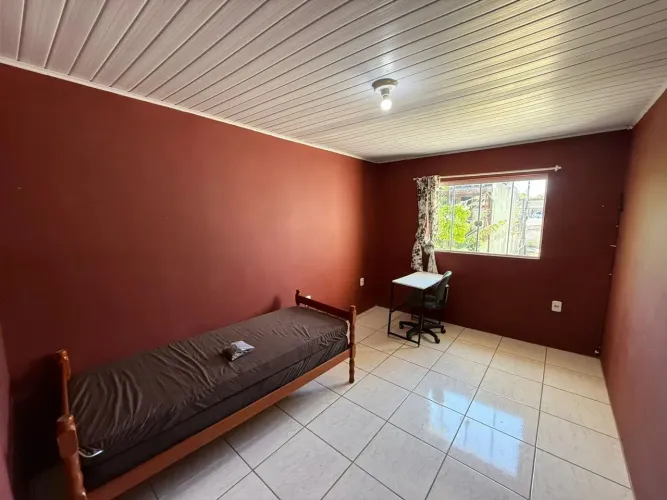 Kitnet com 2 quartos, Semimobiliada e a 5 minutos da praia do Campeche/ Morro das Pedras