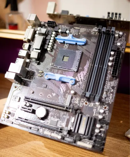 Placa-Mãe Gigabyte GA-AB350M-DS3H V2, AMD AM4, mATX, DDR4