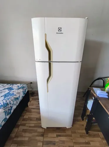Hoje barato geladeira entrego dou garantia aproveite