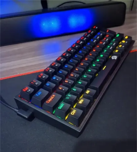 Teclado Mecânico Gamer Redragon Fizz Rainbow Switch Marrom 60%