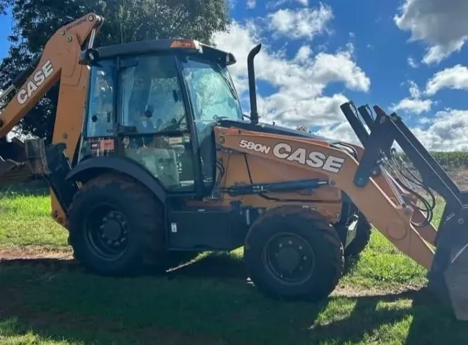 Retroescavadeira case 580n 4x4 ano 2021