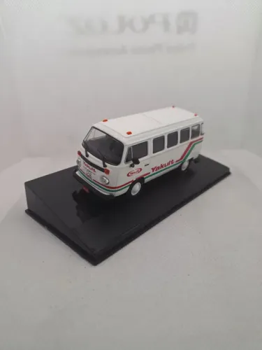 Miniatura Customizada Volkswagen Kombi Yakult - Escala 1/43