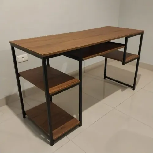 Escrivaninha estilo industrial