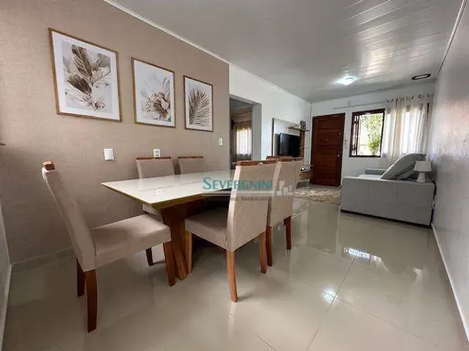 Casa com 2 dormitórios à venda, 75 m² por R$ 295.000,00 - Centro - Cachoeirinha/RS