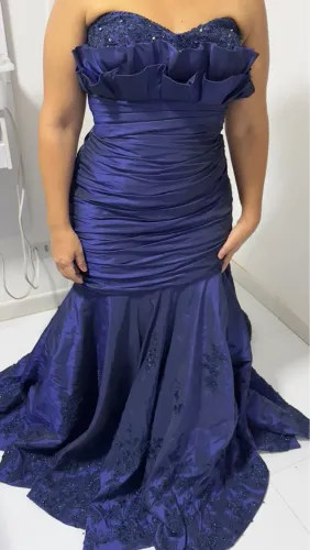Vestido de festa azul longo