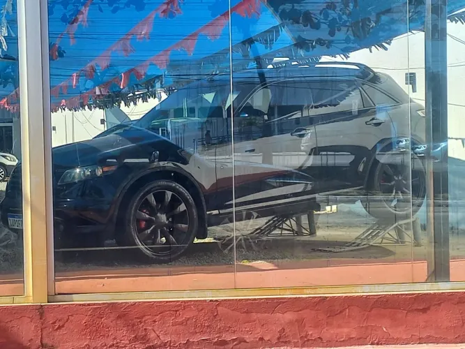 VENDO OU TROCO 2 VEÍCULOS DE LUXO POR CASA EM UNAMAR CABO FRIO OU CARRO CONVERSÍVEL 170 K