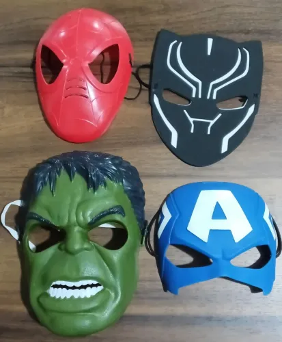 Kit 4 Máscaras de Super-Heróis - Homem-Aranha, Pantera Negra, Hulk e Capitão América