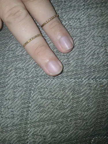 Duas Meia alianças coroa de esmeralda, diamante ouro 18k