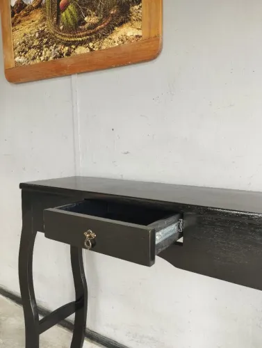 Mesa de Canto Decorativa com Gaveta