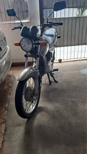 Moto Titan ES 150 cilindradas