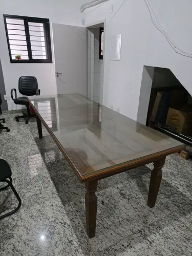 Mesa de jantar com tampo de vidro