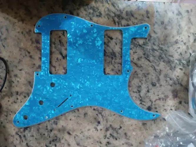 escudo  para stratocaster azul padrão fender furação p90