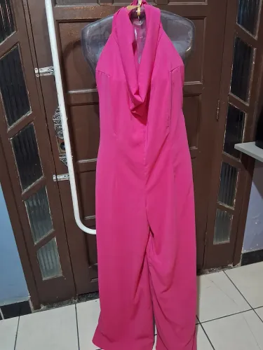 Macacão Feminino Rosa Drapeado