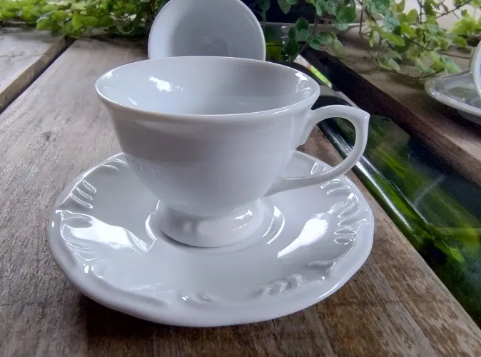 Jogo 6 xícaras de café com pires por Elana Schmidt Pomerode branca 