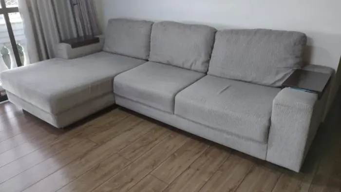 sofa chaise de 3 lugares em chenile