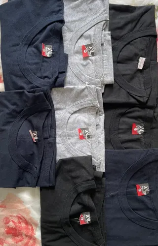 Camisetas baratas e várias cores de qualidade