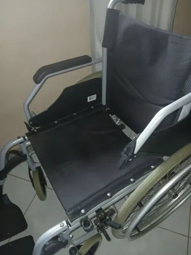 Cadeira de rodas em aluminio 