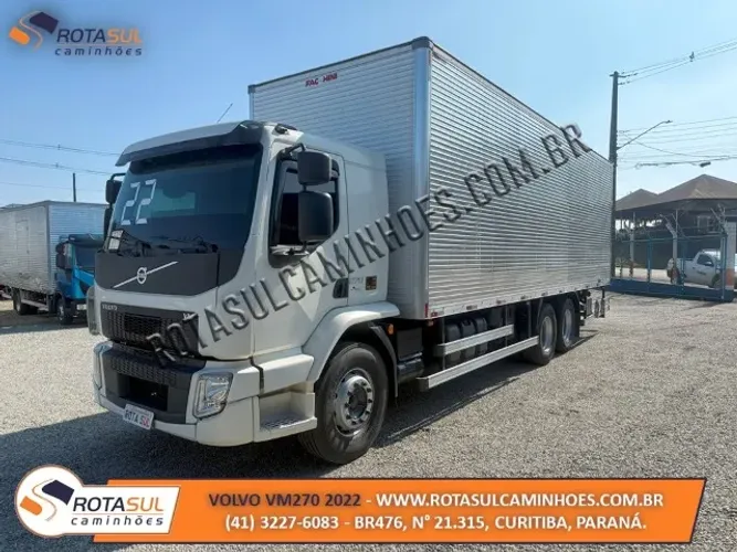 VOLVO VM 270 2022 BAÚ 8,50M