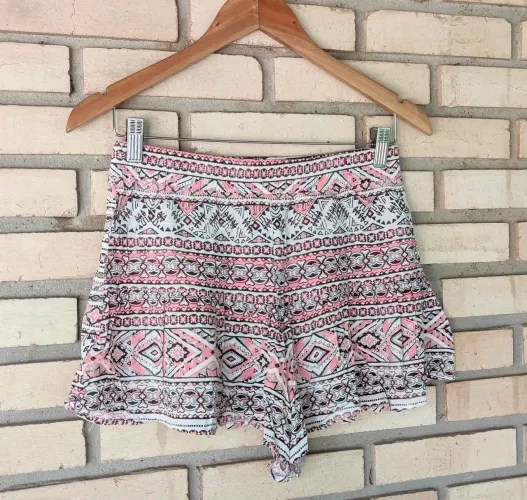 Shorts estilo sainha