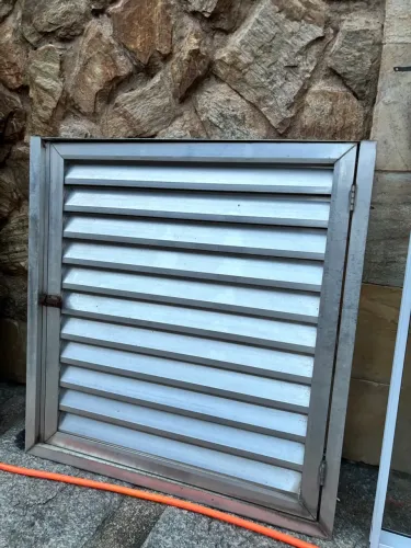 Grade de ventilação em alumínio 82x76cm