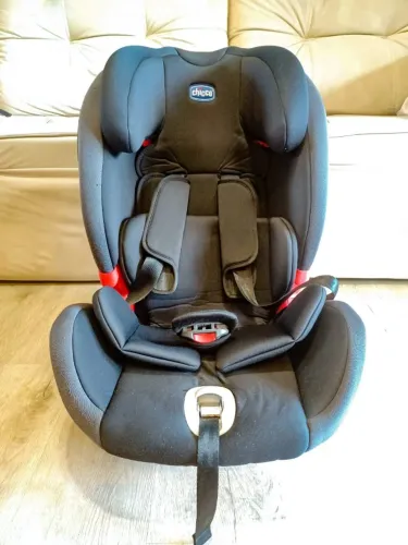 Cadeirinha para Auto - Chicco Youniverse - Preta e cinza - Muito nova e segura.