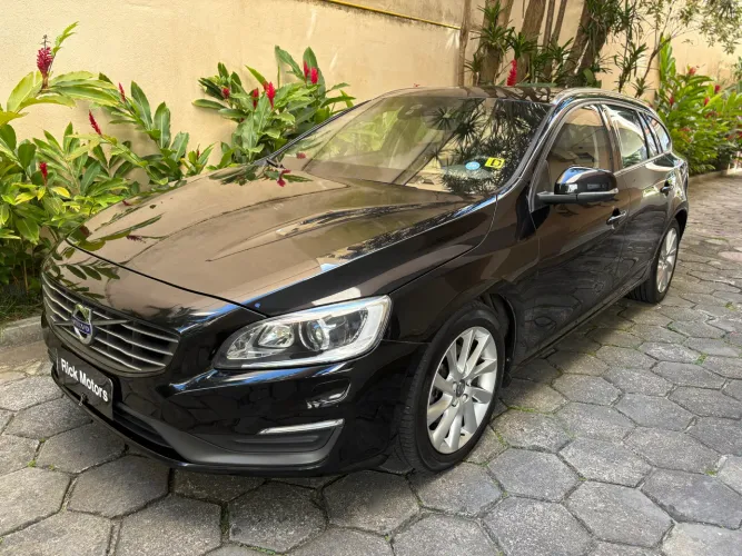 Volvo V60 T-5 Kinetic 2.0 245cv 5P 2015