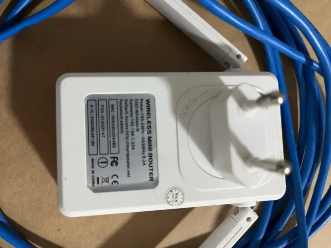Roteador Wireless Mini (repetidor sinal) + cabo RJ45 cat5 - 5metros