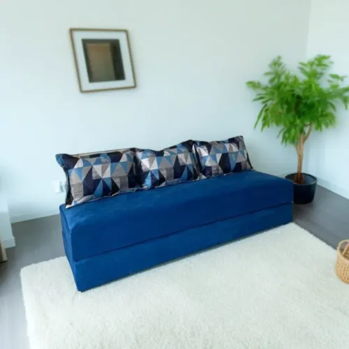 Sofá Cama Azul Moderno com Almofadas Decorativas