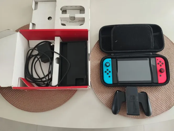 ? Nintendo Switch V2 Desbloqueado 125GB + Case + Acessórios