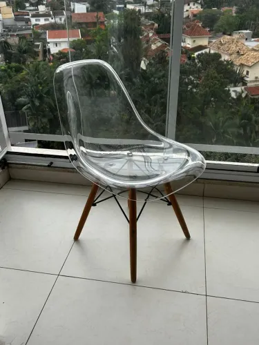 Cadeira Charles Eames Eiffel Transparente