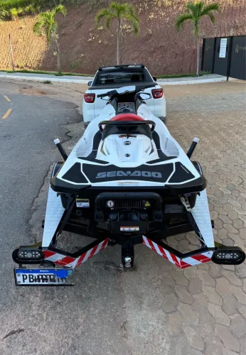 Jet Ski Sea-Doo GTI 130 - Ano 2013  Carreta 2021 Com Roda Aro 17 pneus bons Vendo ou Troco