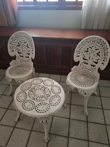 Jogo de banco e mesa ferro para jardim