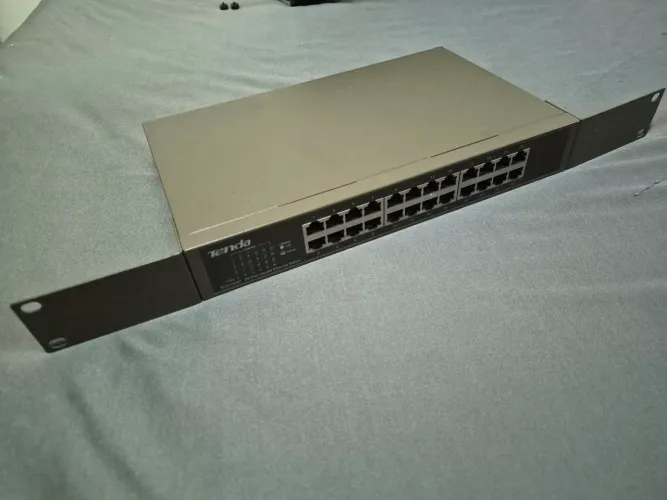 Tenda switch 24 portas / até 2000Mbps