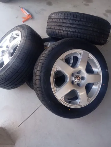 Rodas 16 santa mônica 5x100...pneus novos 205 55 troco por outras parcelo no cartão