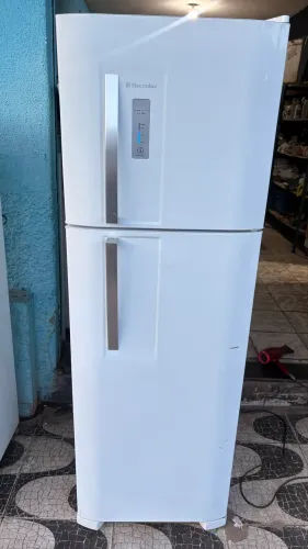 Geladeira Electrolux frost free (entrego)