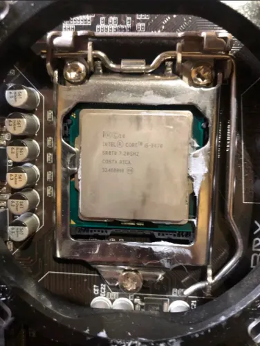 kit de placa-mãe ZX H81 V4.01, e processador e dois pente de ram 4 x2