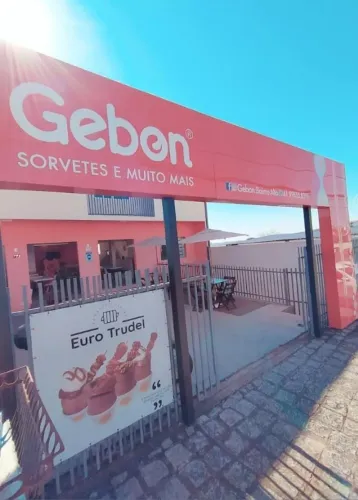 Loja de sorvetes e açaís Gebon