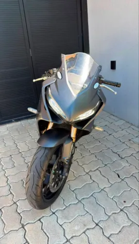 Vendo cbr 2022, doc ok no 26, também faço negocio porém pra negocio e tabela!!