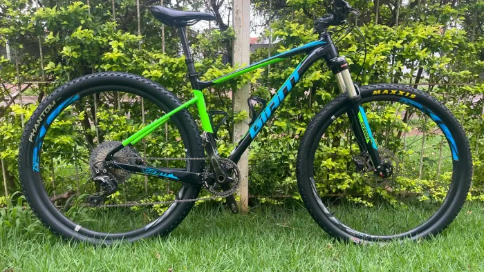 Bicicleta MTB Giant Fathom 2
