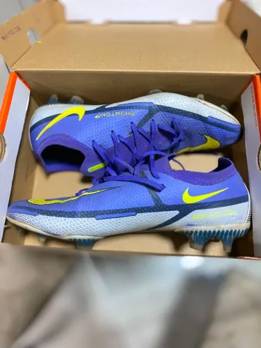 Chuteira Nike Phantom