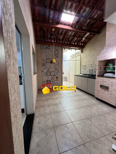 Casa para Locação em Uberlândia, Nossa Senhora Aparecida, 3 dormitórios, 1 suíte, 2 banhei