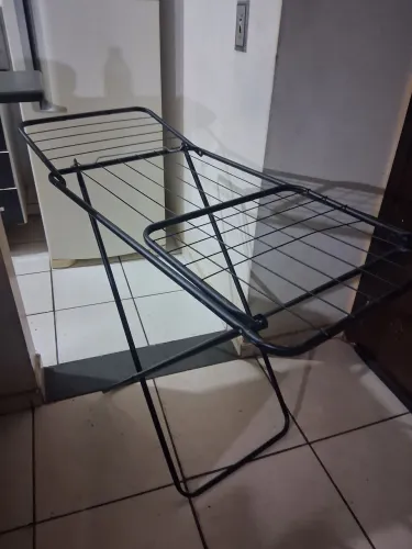 Varal de Chão Dobrável 2 Metros - Seminovo - Preto - Aço