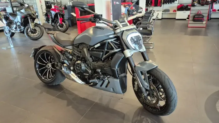 DUCATI X-DIAVEL 1262 EXCLUSIVA