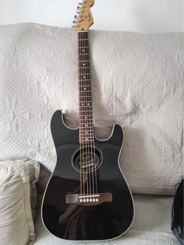 Violão Fender Stratacoustic