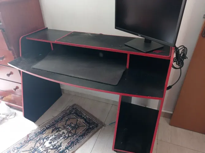 Mesa gamer semi nova