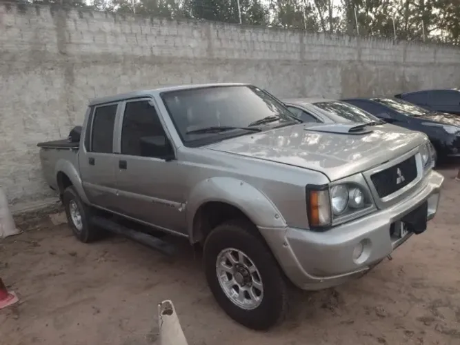Mitsubishi L200 GLS 2.5 4X4 CD Diesel 2003